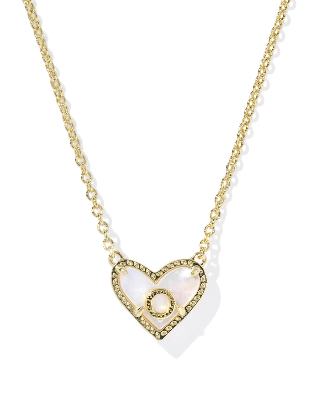 Ari Heart Letter O Gold Short Pendant Necklace