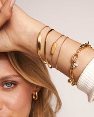 Mattie Bar Delicate Bracelet in 18k Gold Vermeil