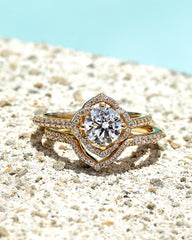 1.5 ct Signature Engagement Ring in 14k Yellow Gold